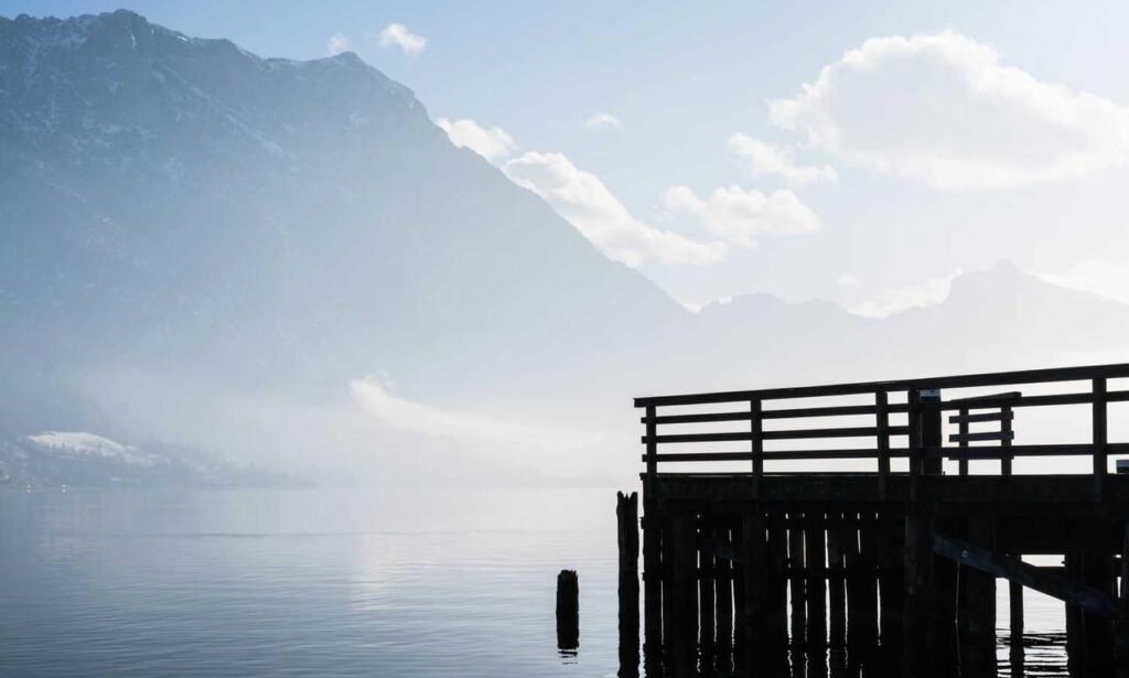 layered haircuts for thin hair medium length