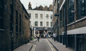 life360 says phone out of battery but its not